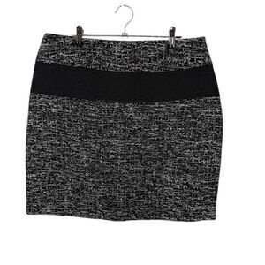 DKNY Tweeded Black Mini Skirt Side Zip Professional Classy Size 6